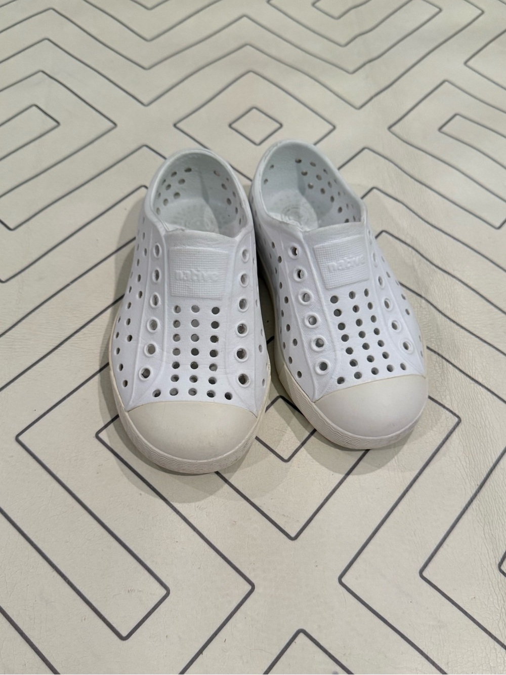 Natives White Jefferesons - Size 7